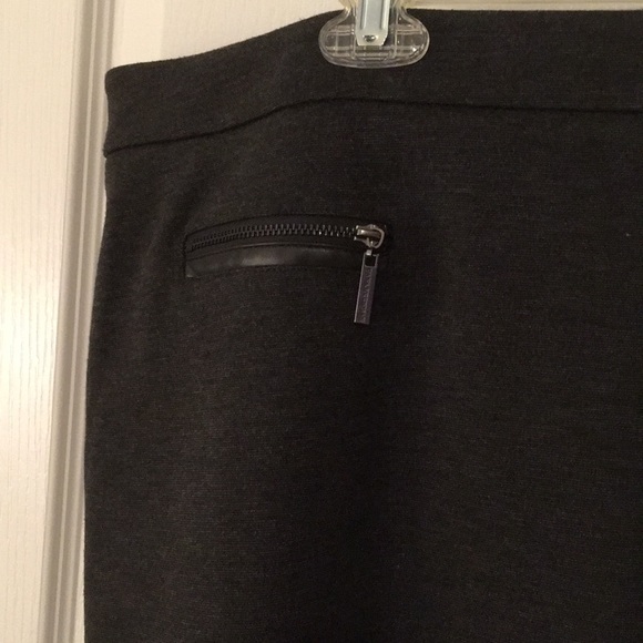 Size 16 grey knit skirt with full lining - Picture 2 of 6